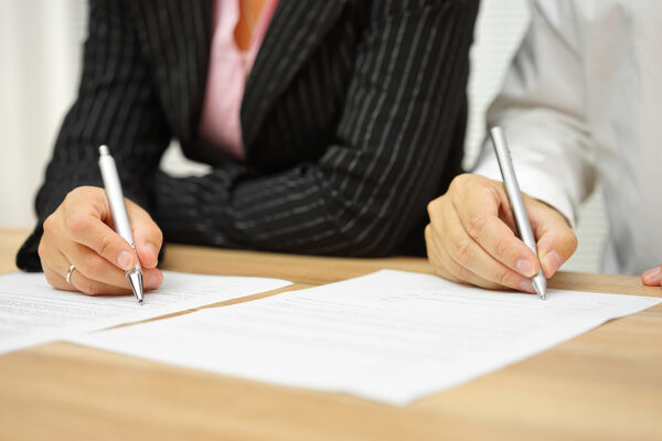 Choosing a Mediation Attorney Over Going to Court