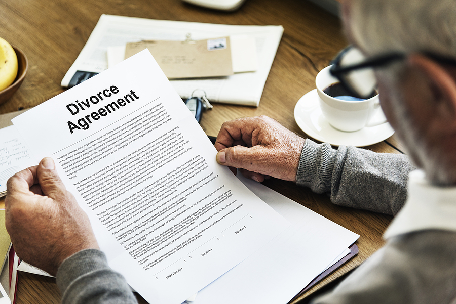 divorce lawyer
